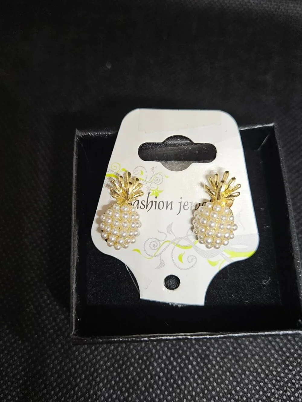 Cute Pearl Pineapple Stud Earrings
